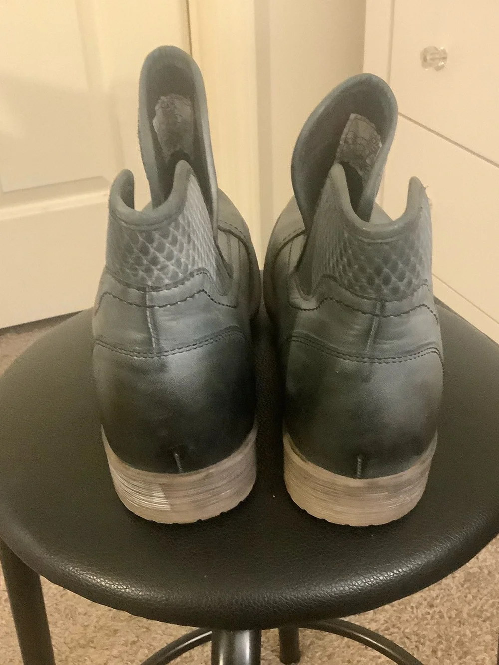 Roan Gossip Booties Size 9 Gray